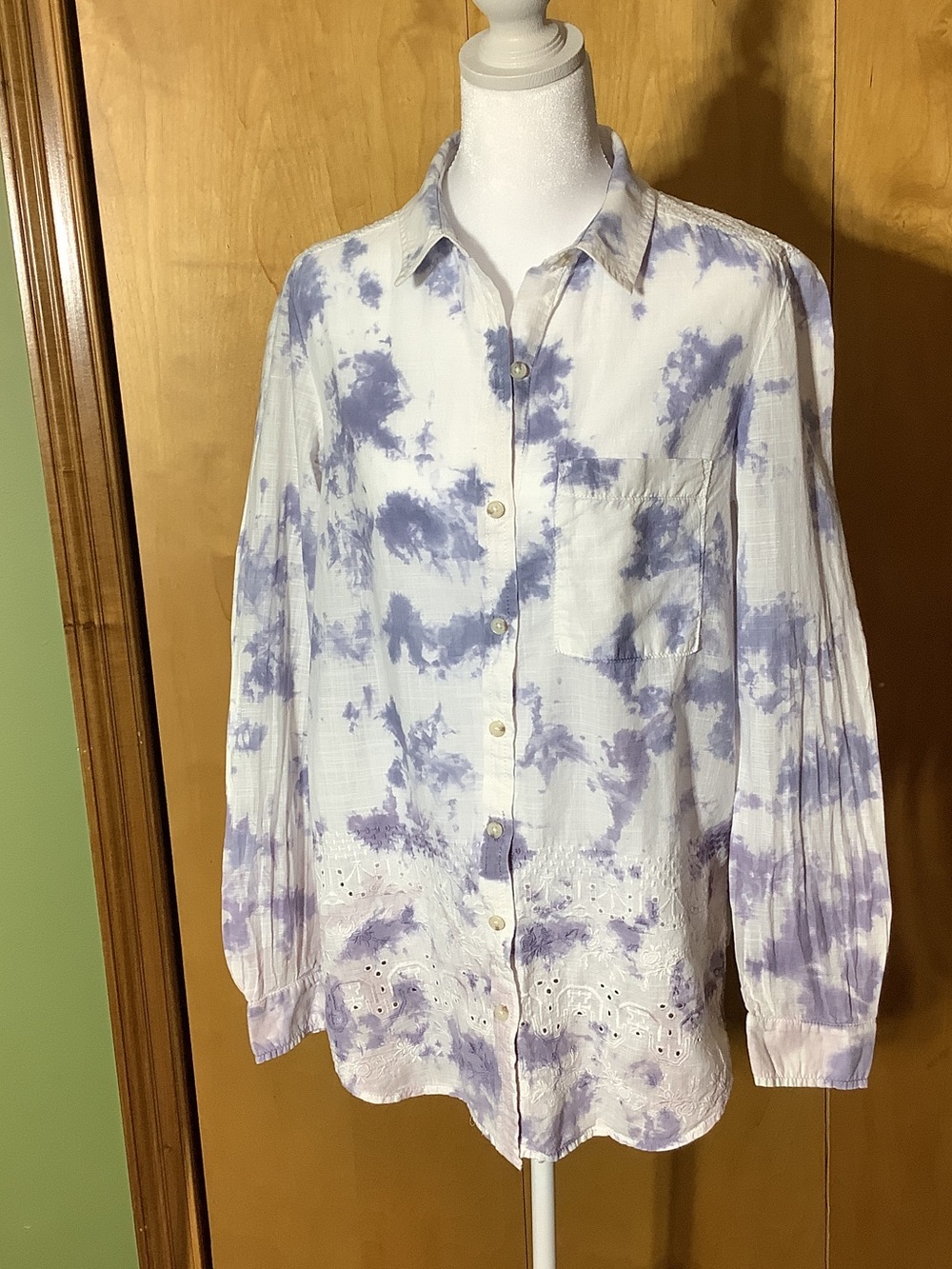 Pilcro white/blue/pink eyelet detail shirt, size small